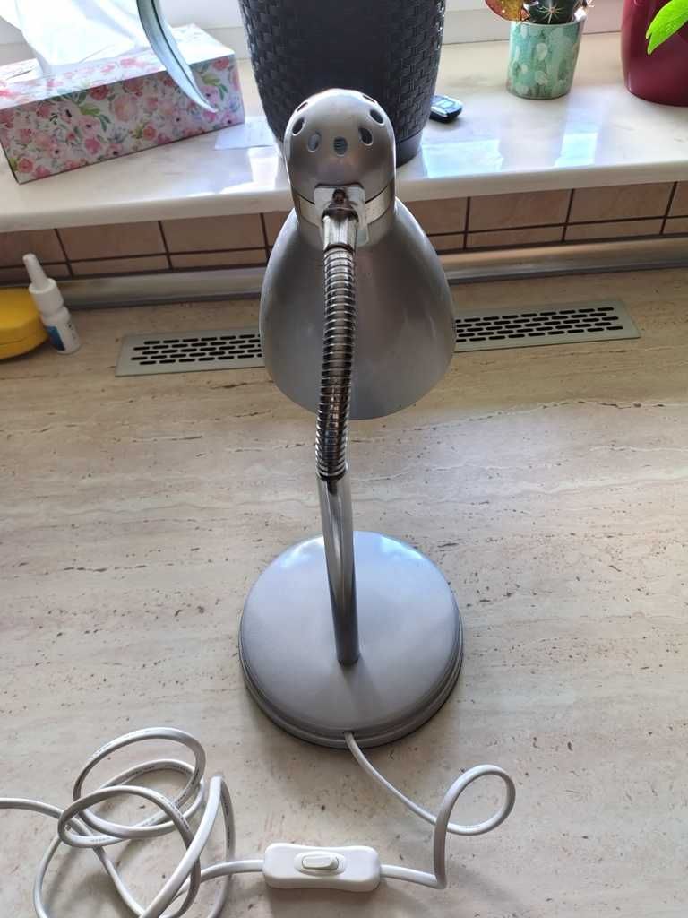 Lampka na biurko srebrna