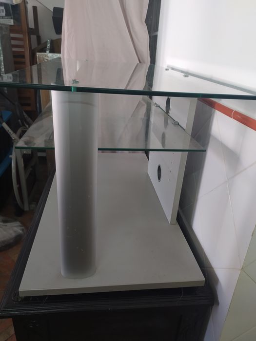 Mesa em vidro para televisao