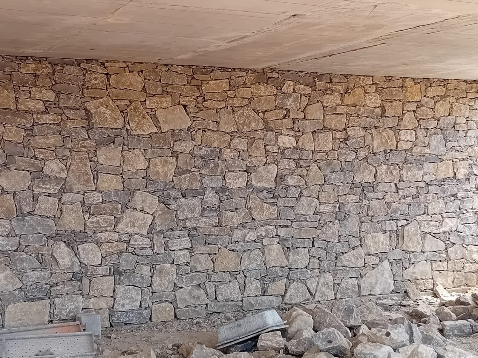 Construção de Muros em Pedra – Profissionais com Experiência