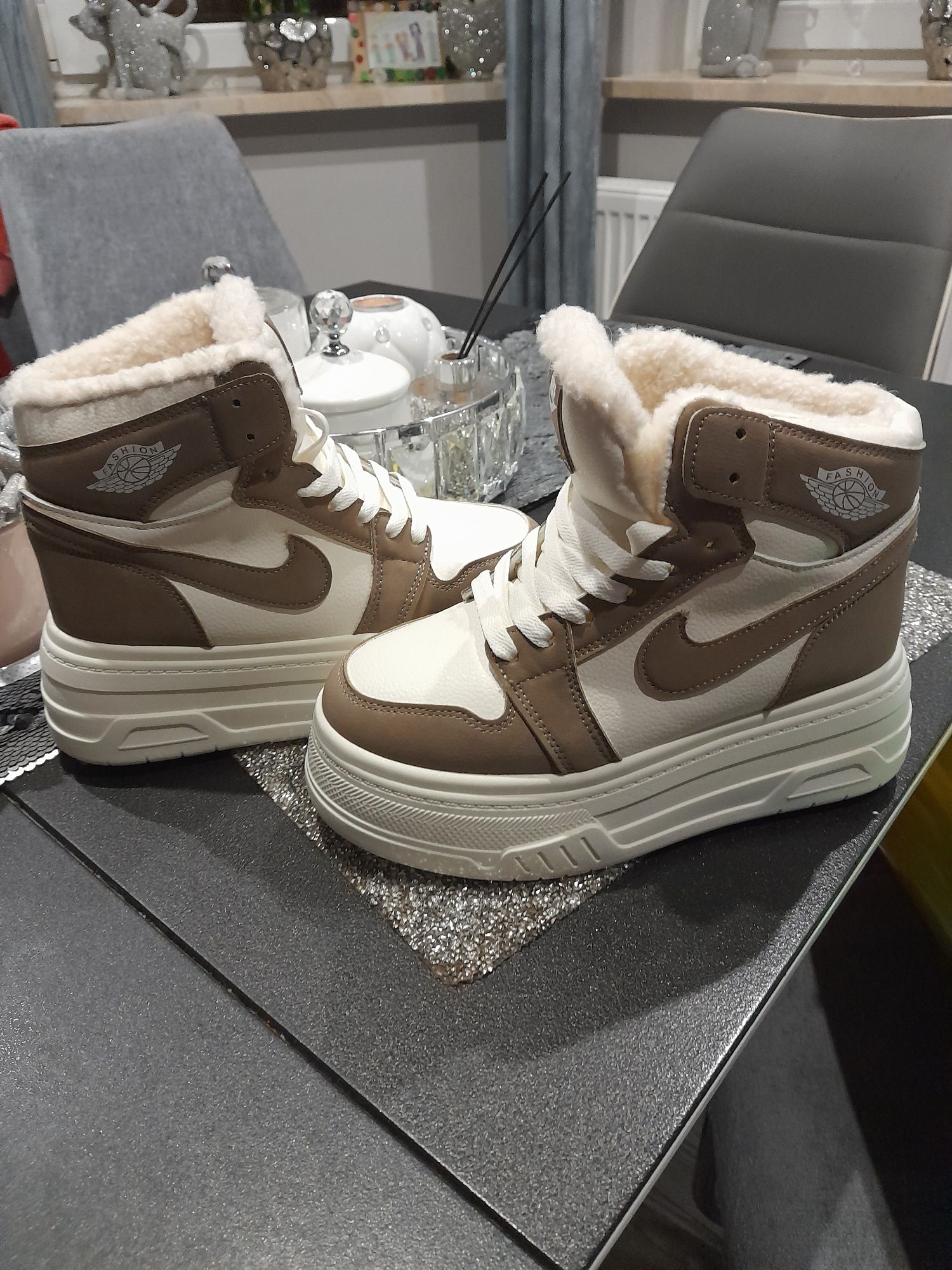 Buty damskie zimowe
