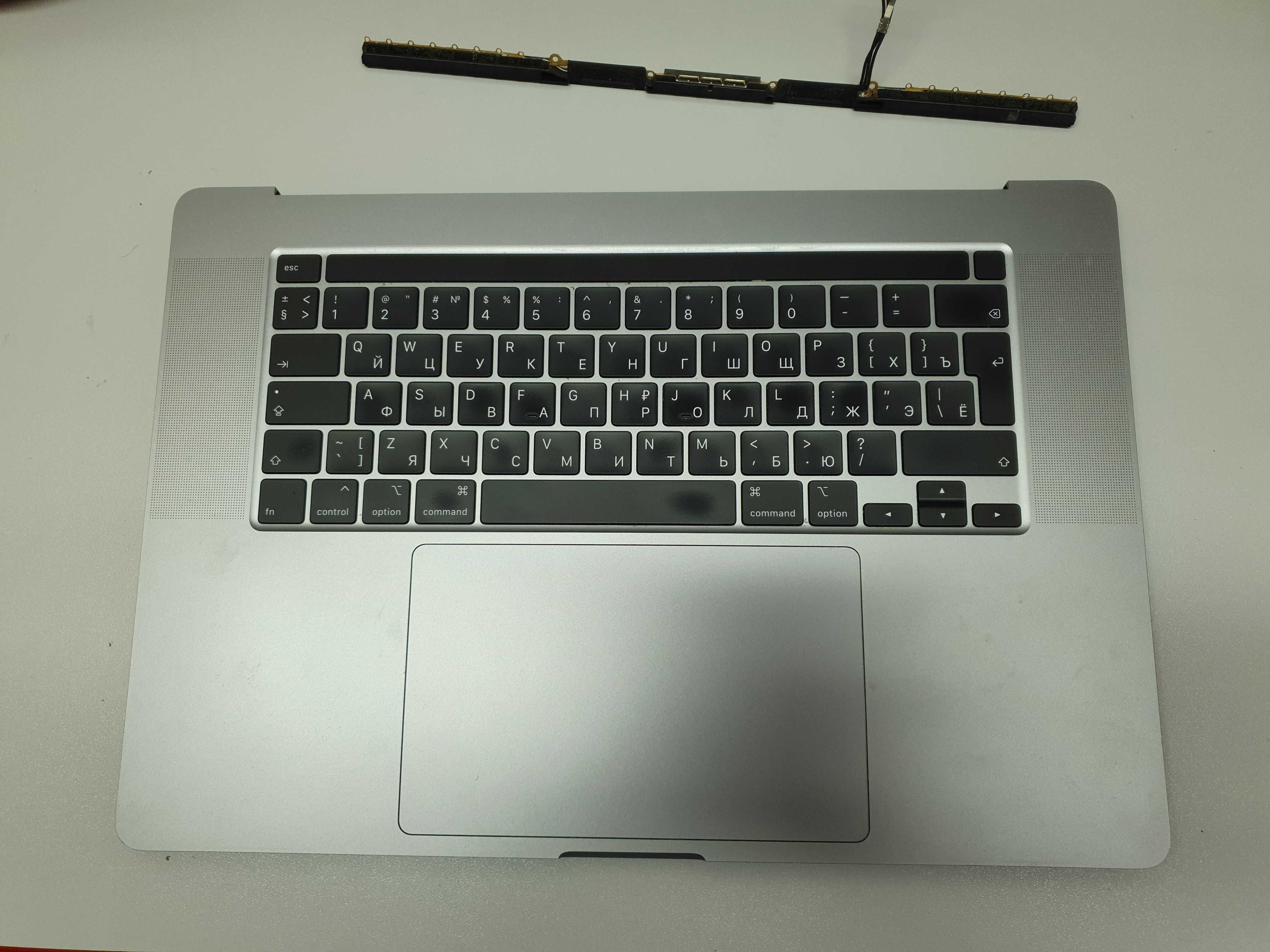 Топкейси на MacBook Pro A2141, A1502, A1398 запчастини