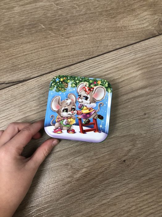 Дитяча подарункова новорічна коробочка