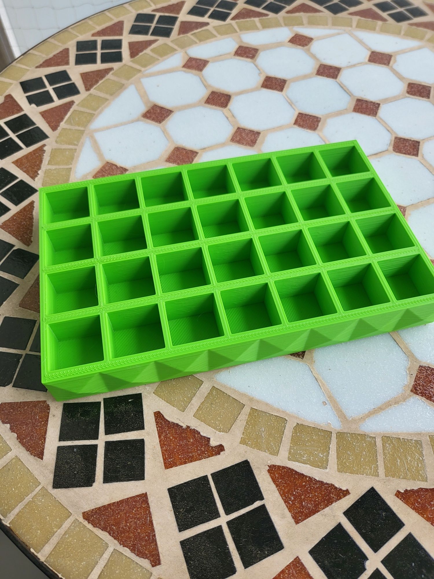 Stojak organizer na szminki unikatowy zielony wykonany w druku 3d