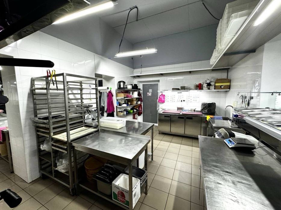 Ресторан триповерховий