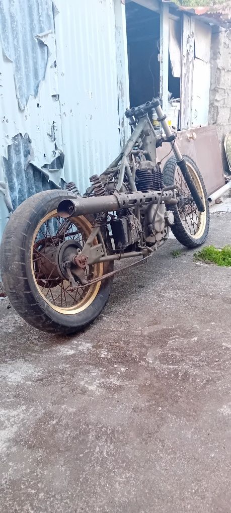 Suzuki DR 650cc Djebel custom