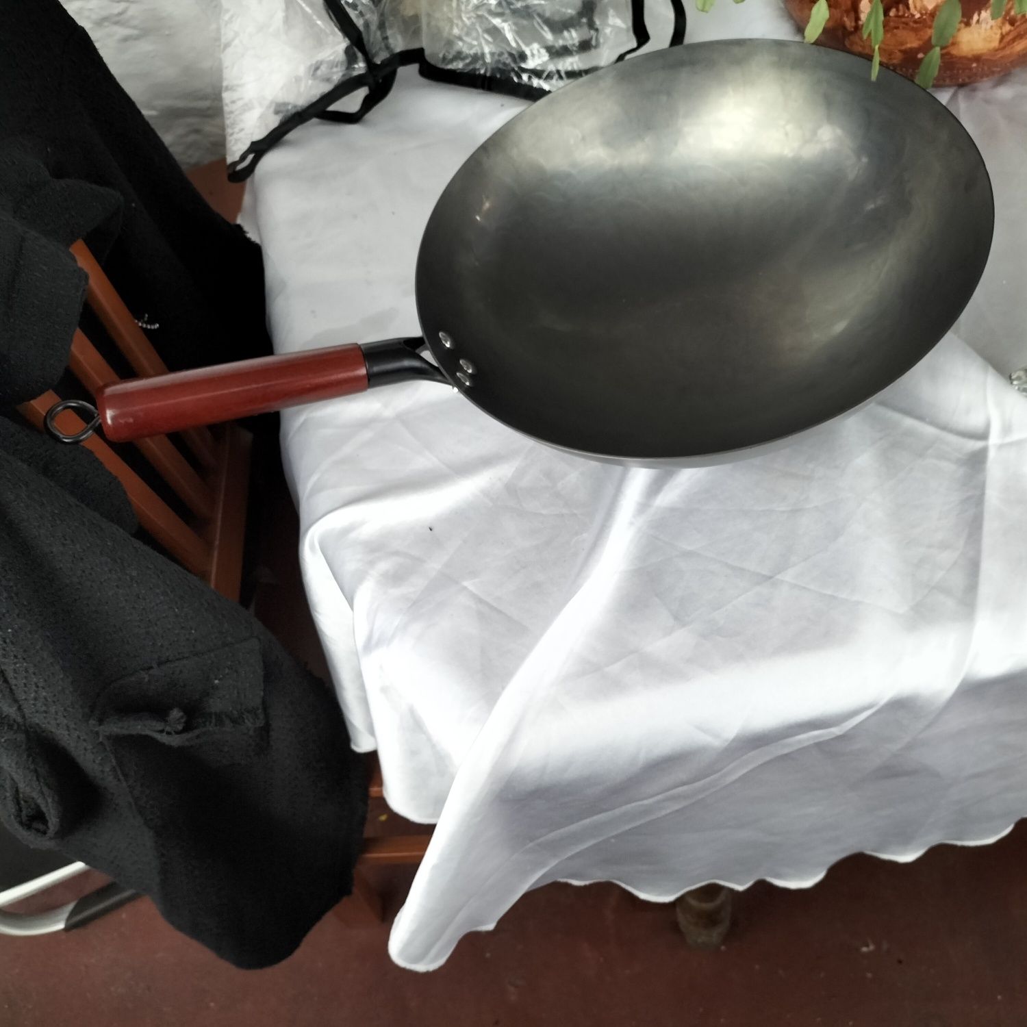 Wok 30cm novo em ferro