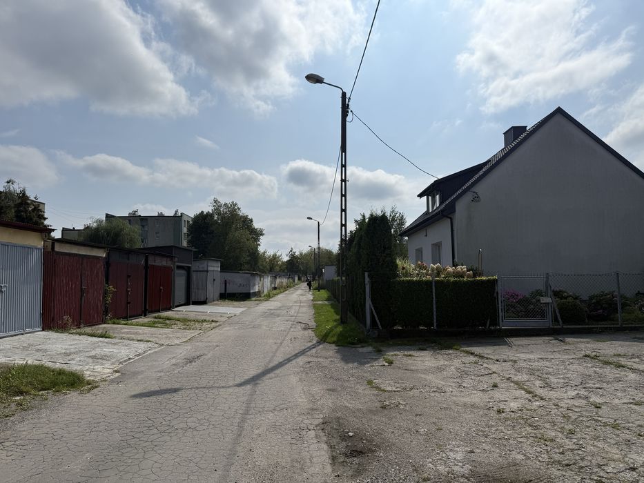 Sprzedam garaż murowany Tarnów Rolnicza Woda Prąd Kanał Pełna Własność