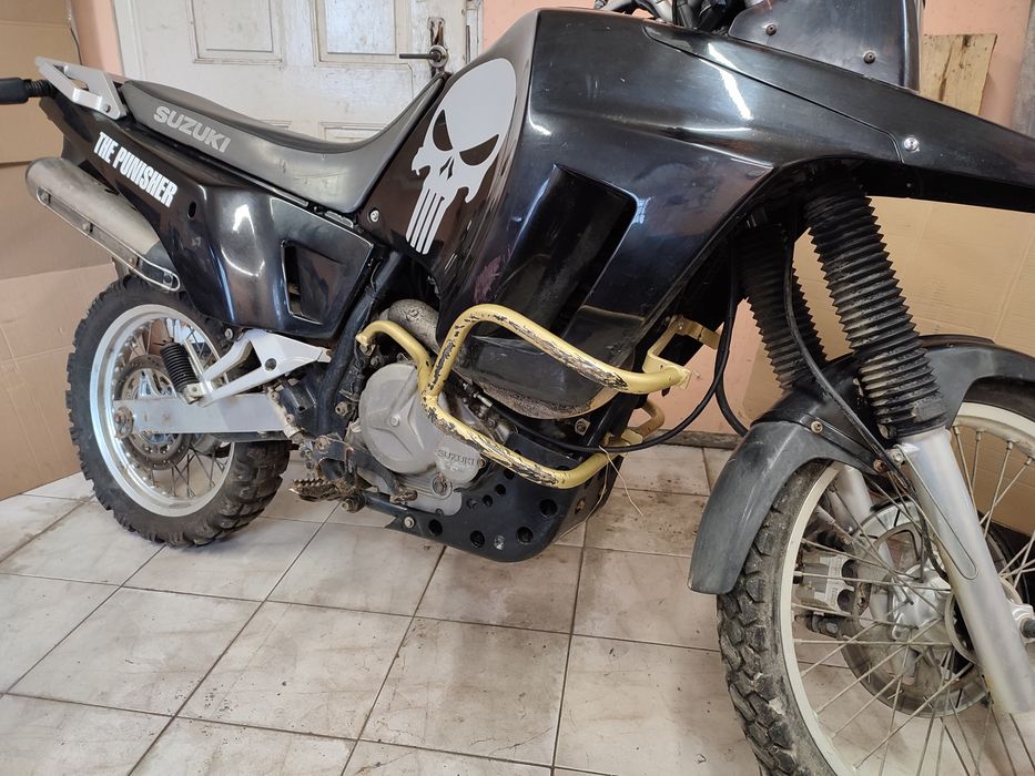 Suzuki DR 800 S Big części bak owiewki koła lagi koło licznik szyba