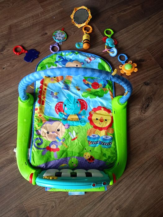 Mata edukacyjna z pianinkiem