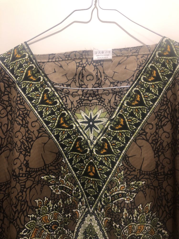 Vestido leve e bastante elegante - tamanho L
