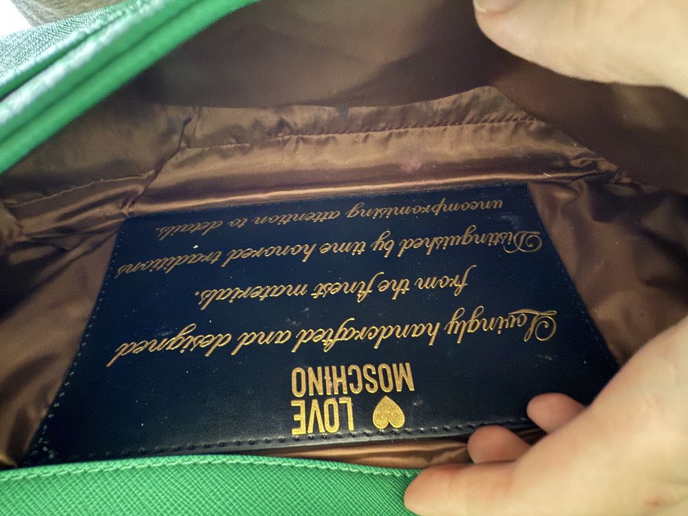 Оригінальна зелена сумка Love Moschino