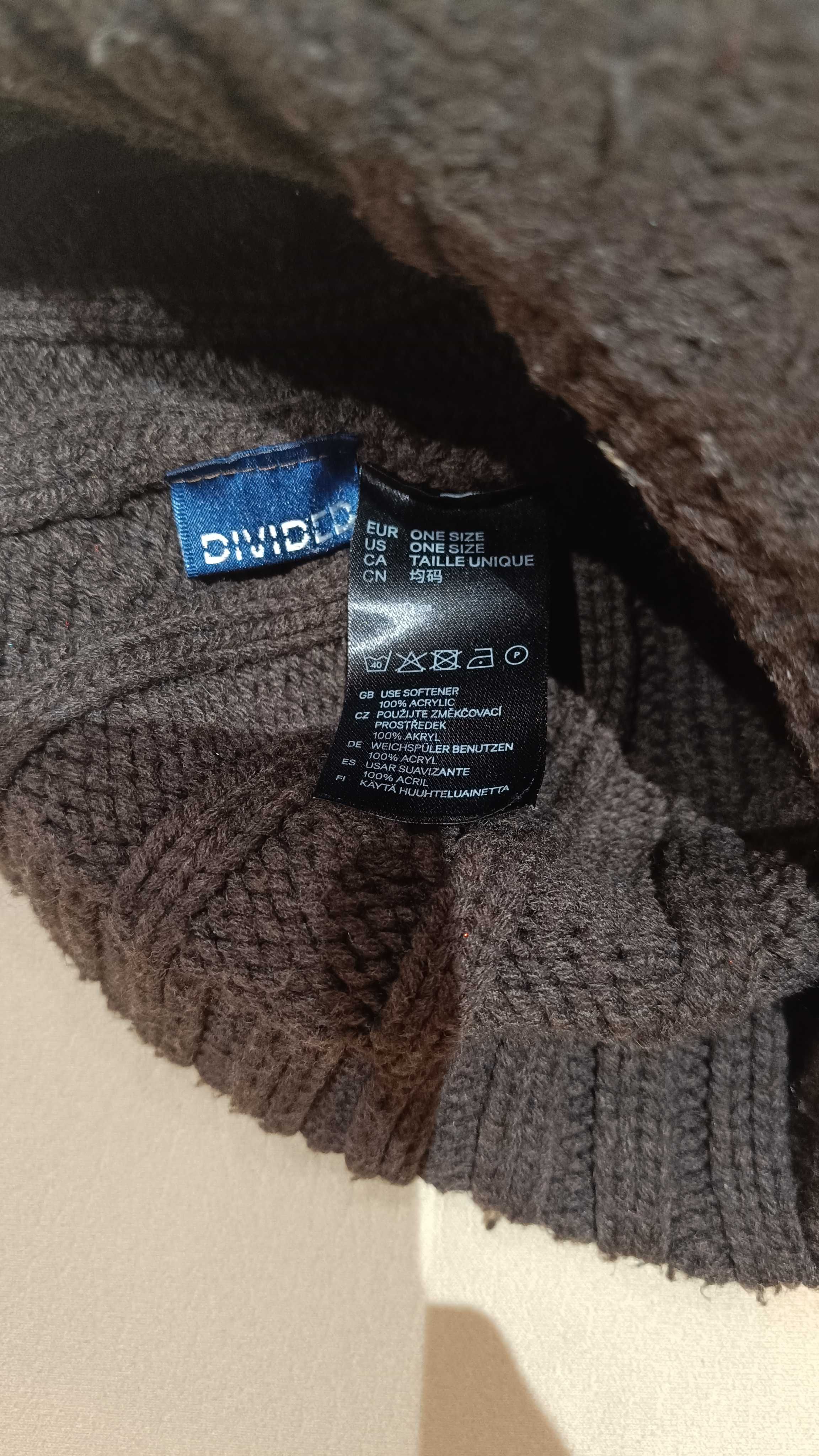 Gorro crianca DIVIDED