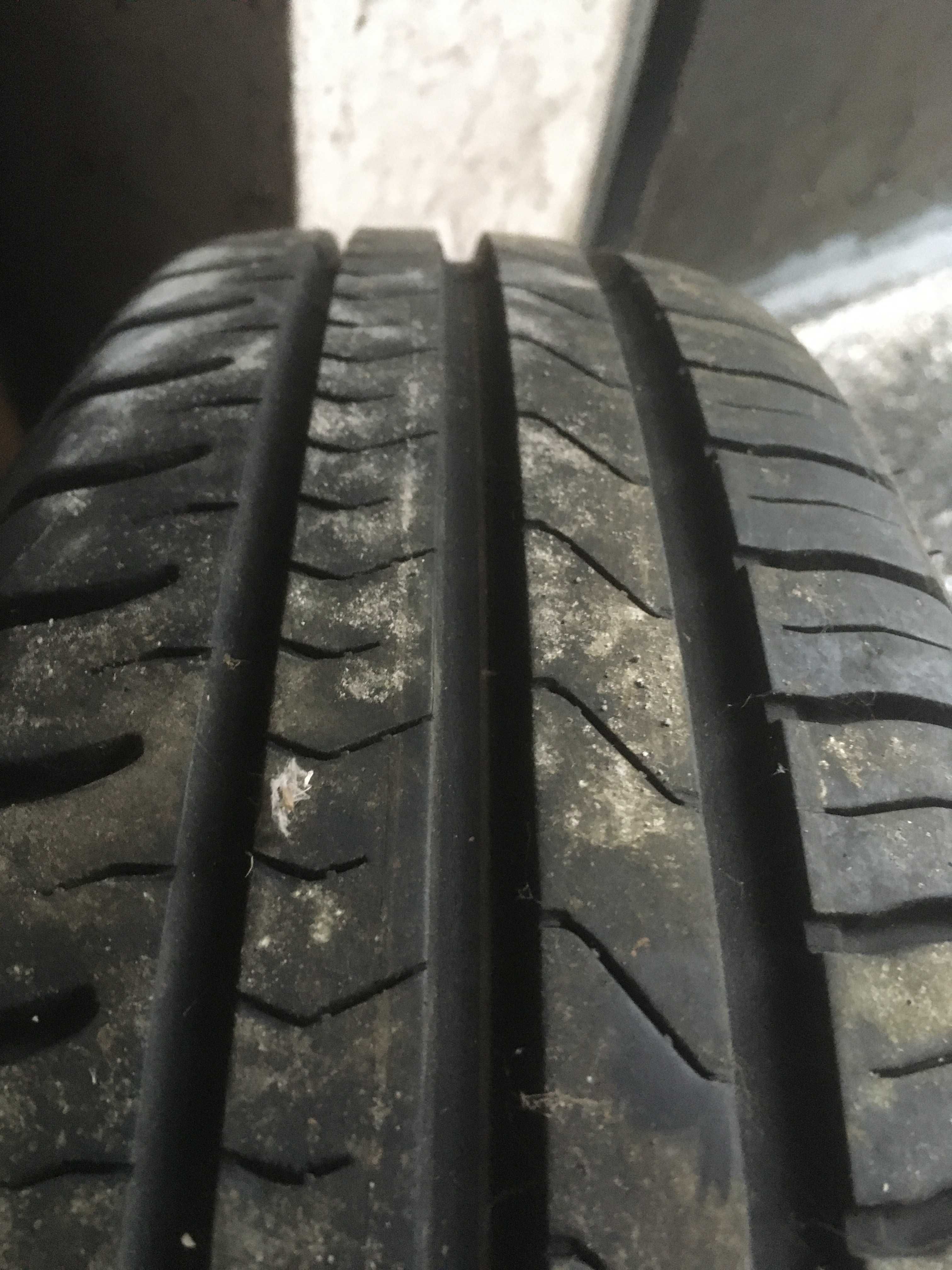 Ford Fiesta, Ka - 4 felgi 13" z oponami letnimi