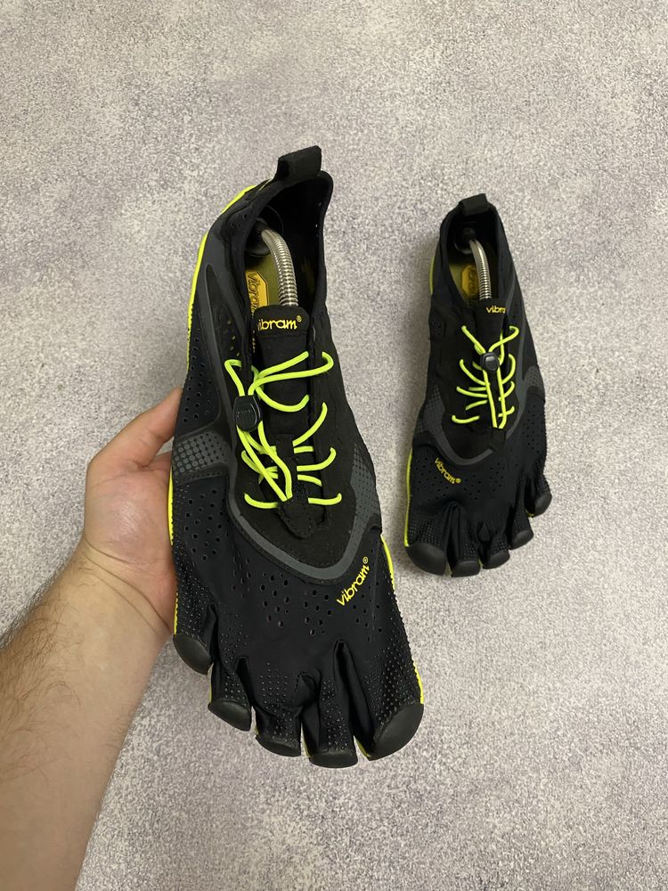 Vibram Fivefingers трекінгові кросівки
