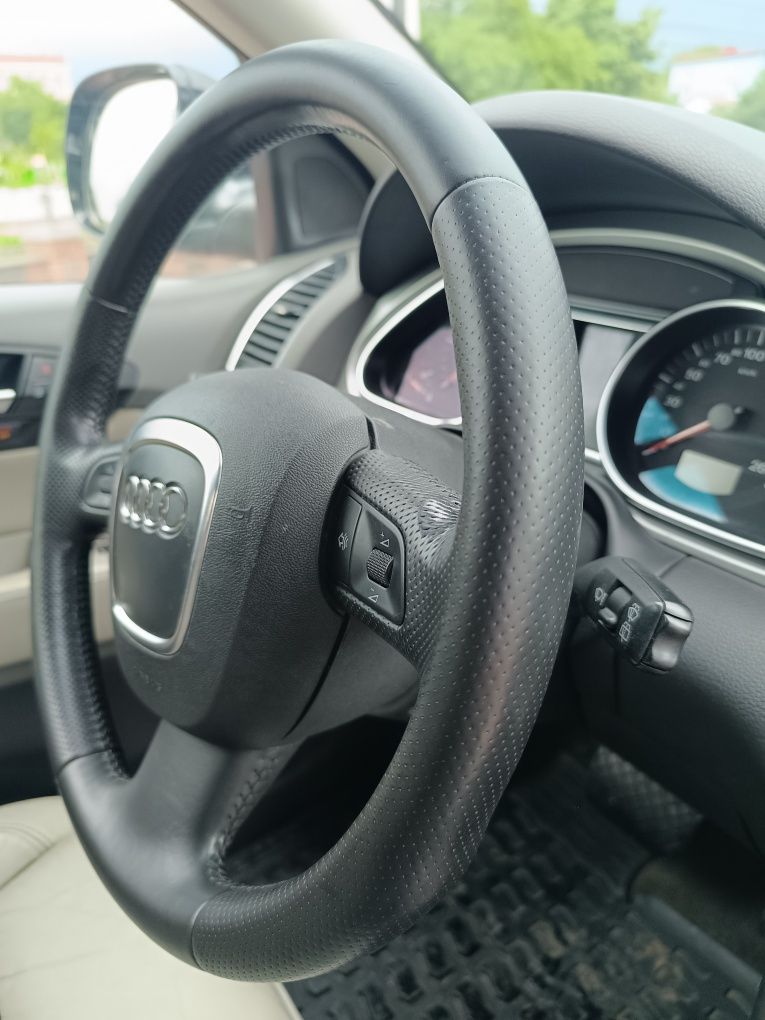Свіжа Audi Q 7.    3.0TDI