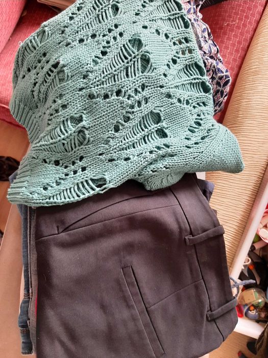 10 peças de roupa variada para vestir ou revender