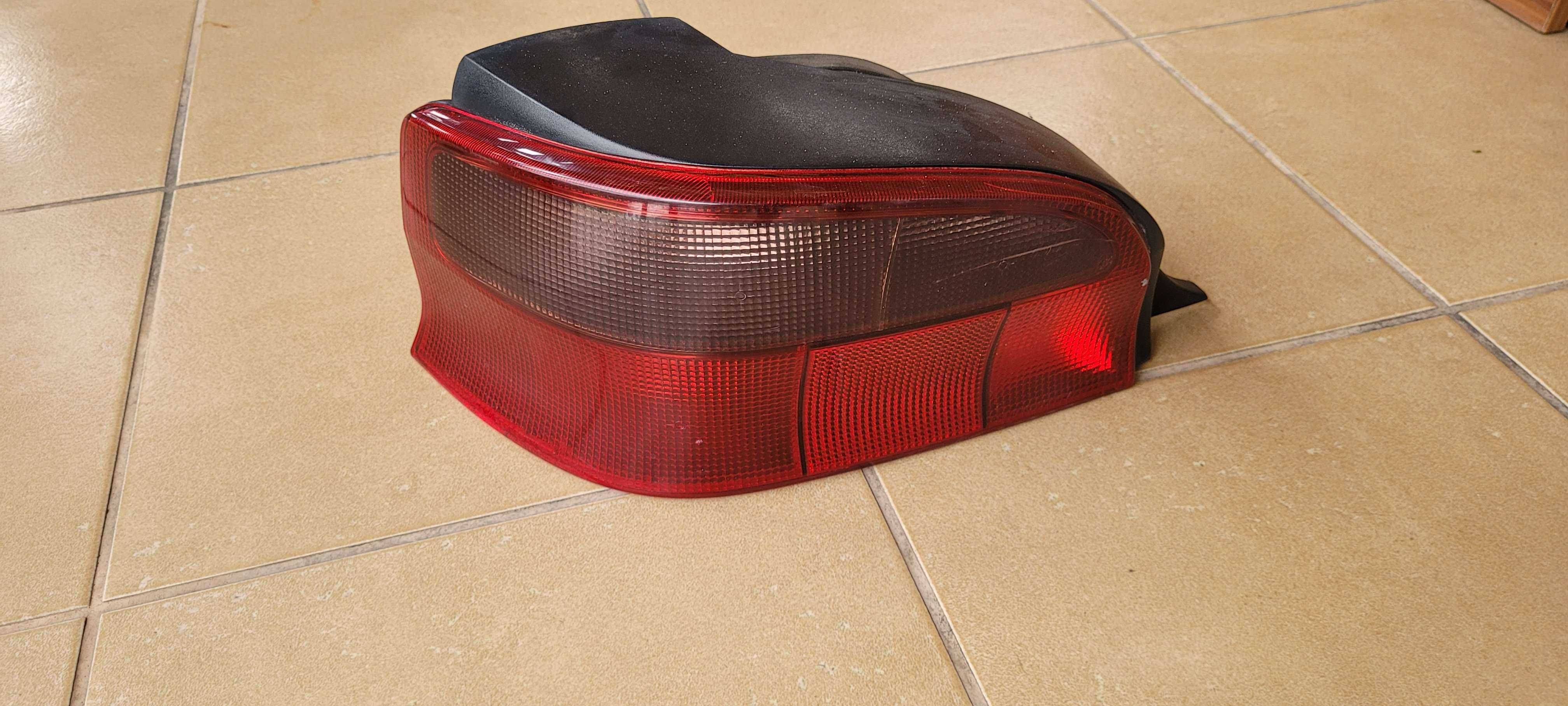 Lampy tył citroen saxo 1996