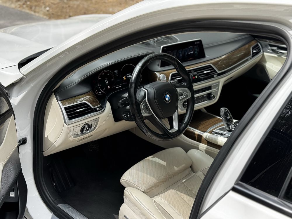 BMW seria 7 G12 750LI