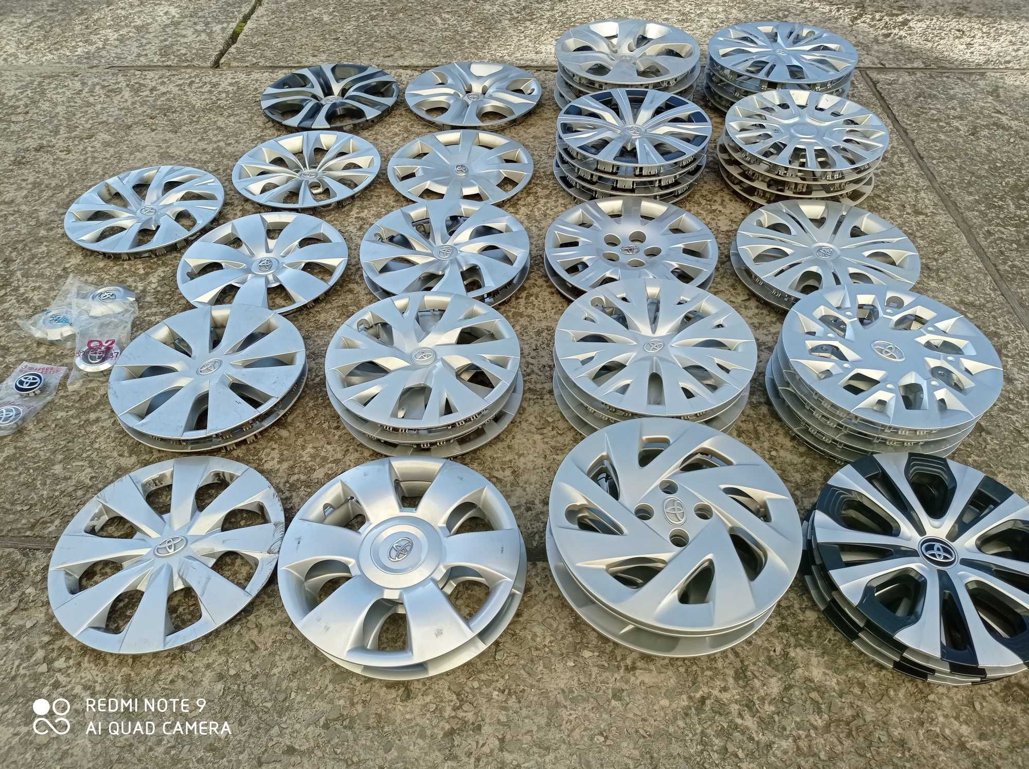 Ковпаки 14-17 Toyota Auris Corolla Yaris CAMRY Prius Rav4 оригінал