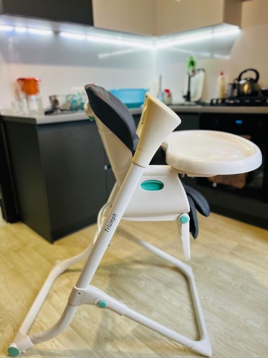 Продам стільчик для годування+гойдалка Carello triumph