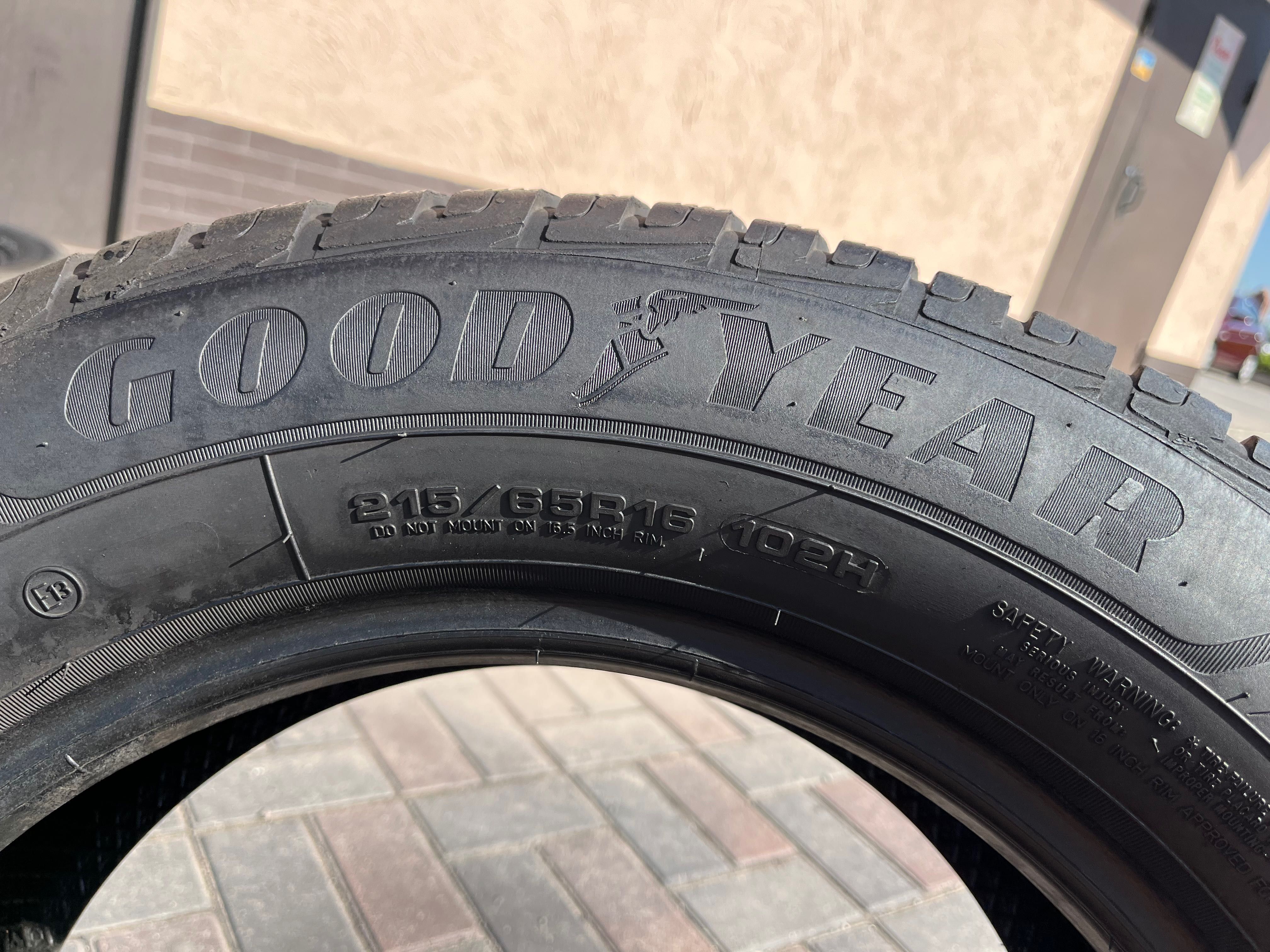 Резина 215/65 r16 Goodyear 4 зимние шины