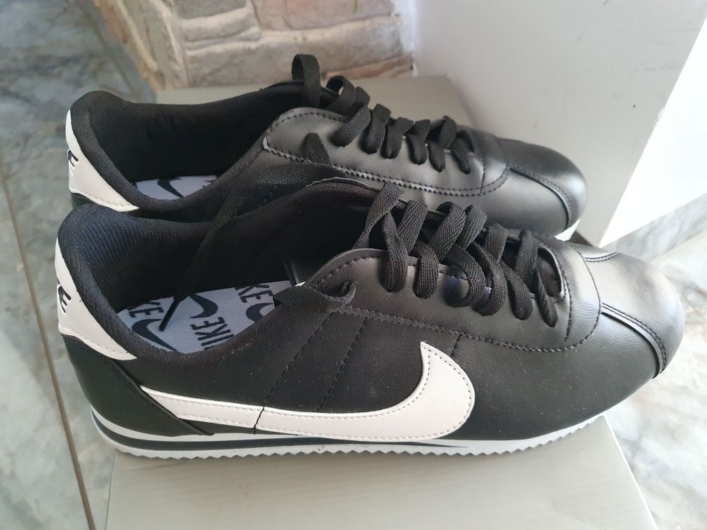 Nike Cortez damskie  r. 43  czarne 27,5 cm