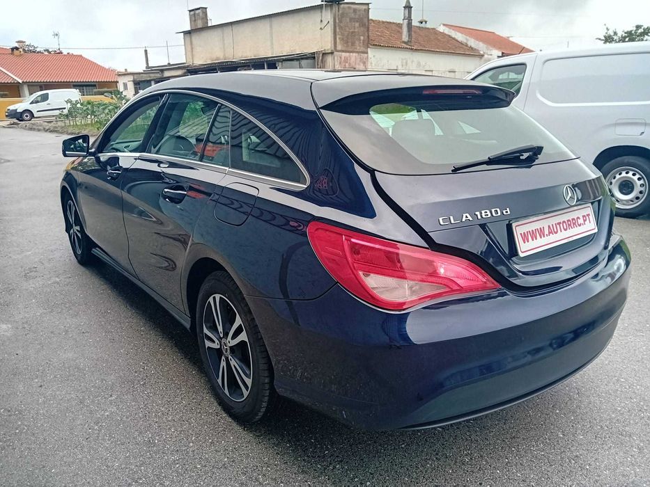 Mercedes CLA 180 cdi ( pequeno sinistro )