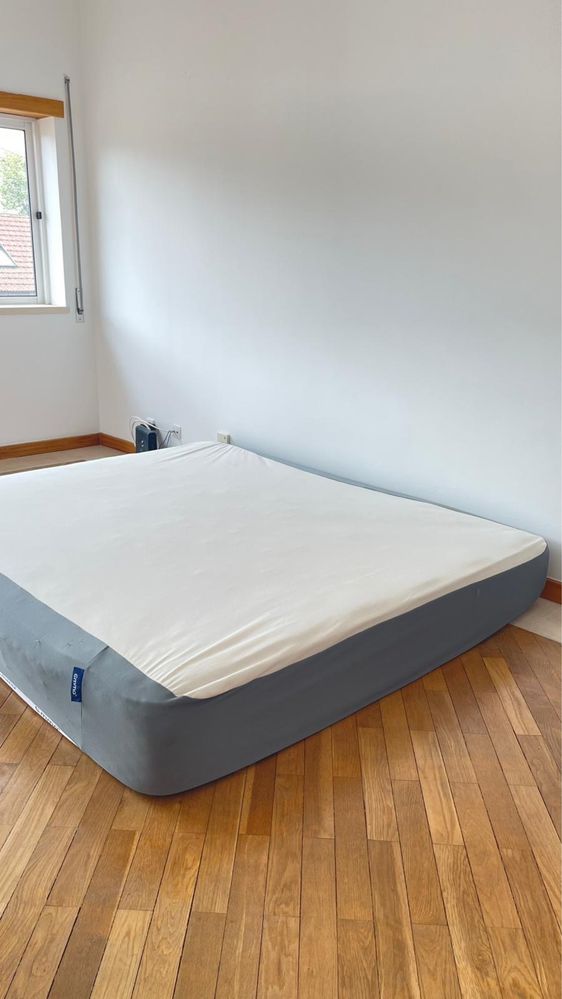 Colchão 2m x 1.90m usado acompanha capa