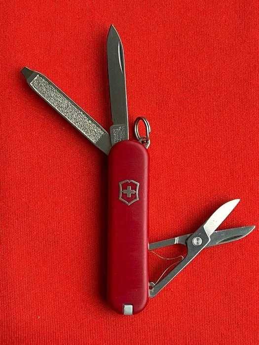 Victorinox Сlassic SD 58mm Red Original