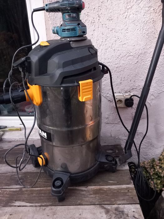 Odkurzacz Titan  1500 W