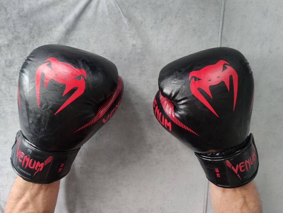 Rękawice bokserskie Venum impact black/red