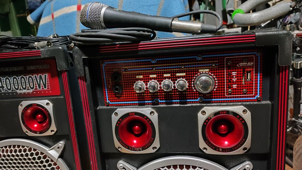 Музичний центр караоке