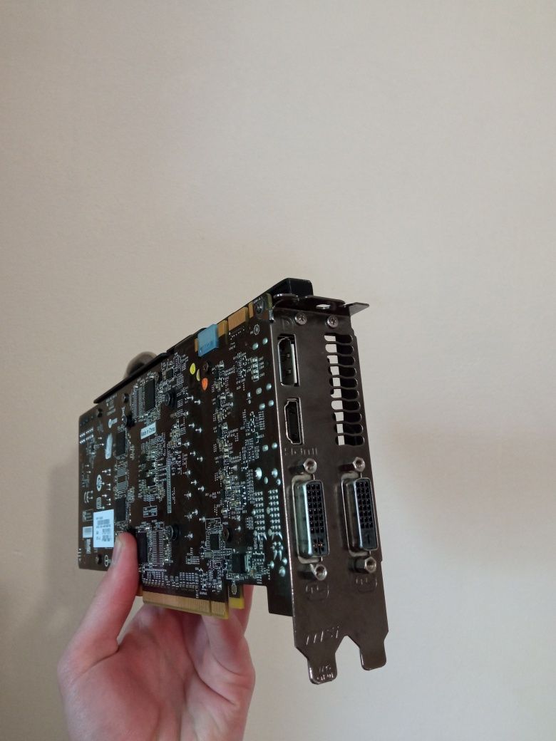 Відеокарта gtx 760 2gb (напів робоча)