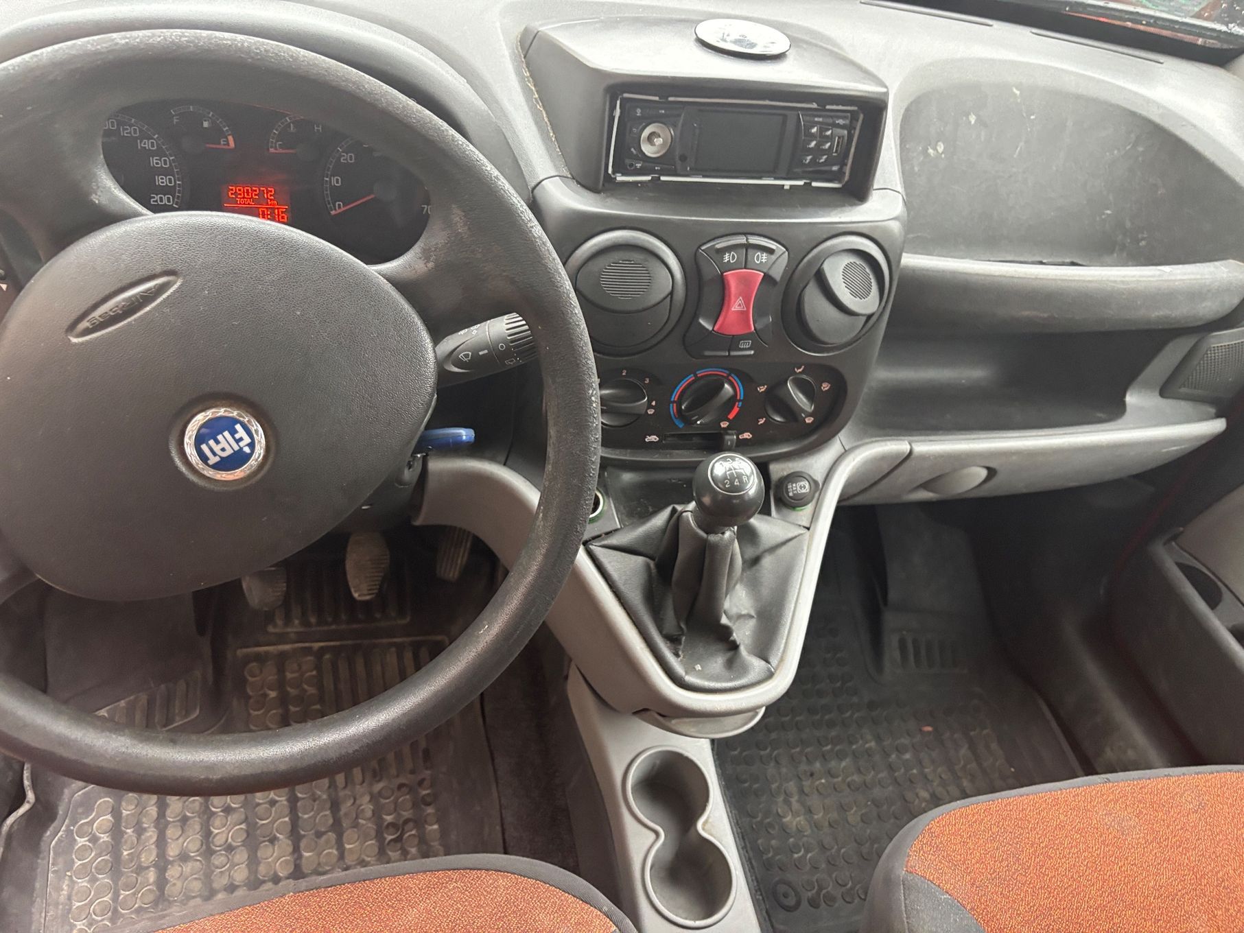 Fiat doblo  2006r PALI JEŻDZI  silnik ok 5-osobowy