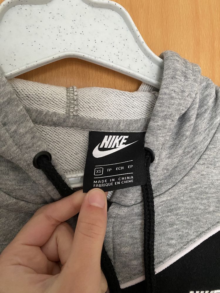 Sweatshirt com capuz Nike