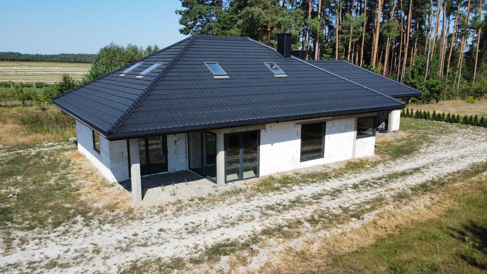 Dom jednorodzinny parterowy + poddasze 272m2 19ar Jeziernia ROZTOCZE