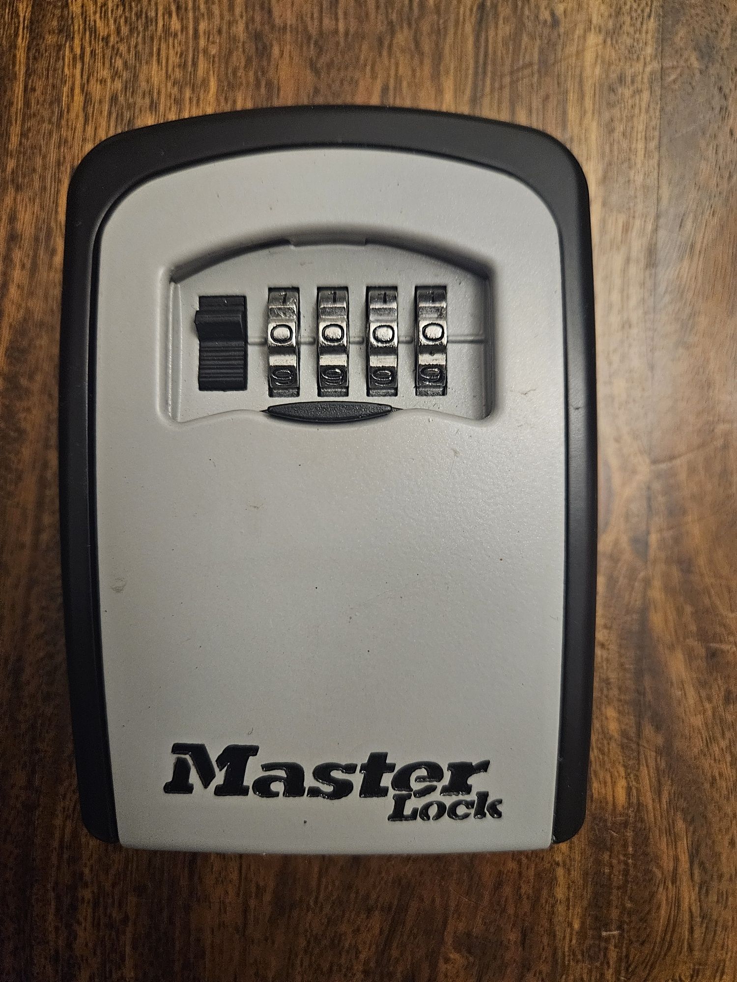 master lock skrzyneczka na klucze z kodem