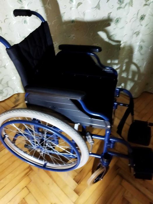 Коляска инвалидная, складная