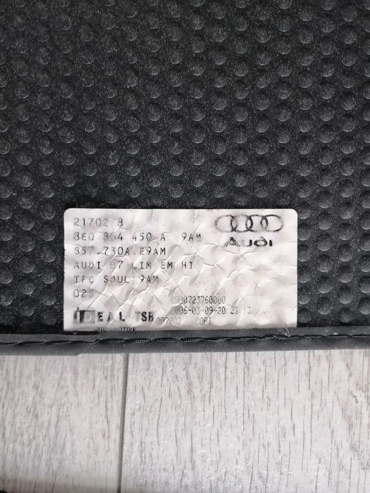 Dywaniki samochodowe  welurowe do  Audi A4