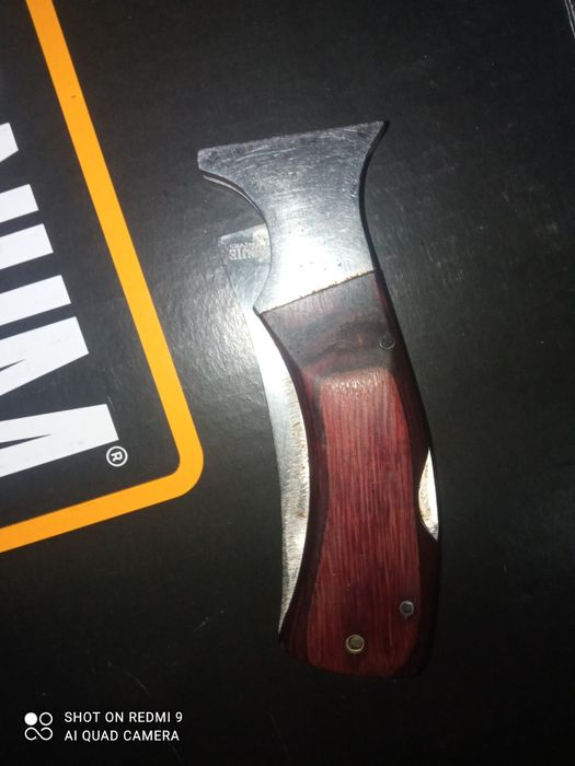 Vendo duas navalhas para desocupar