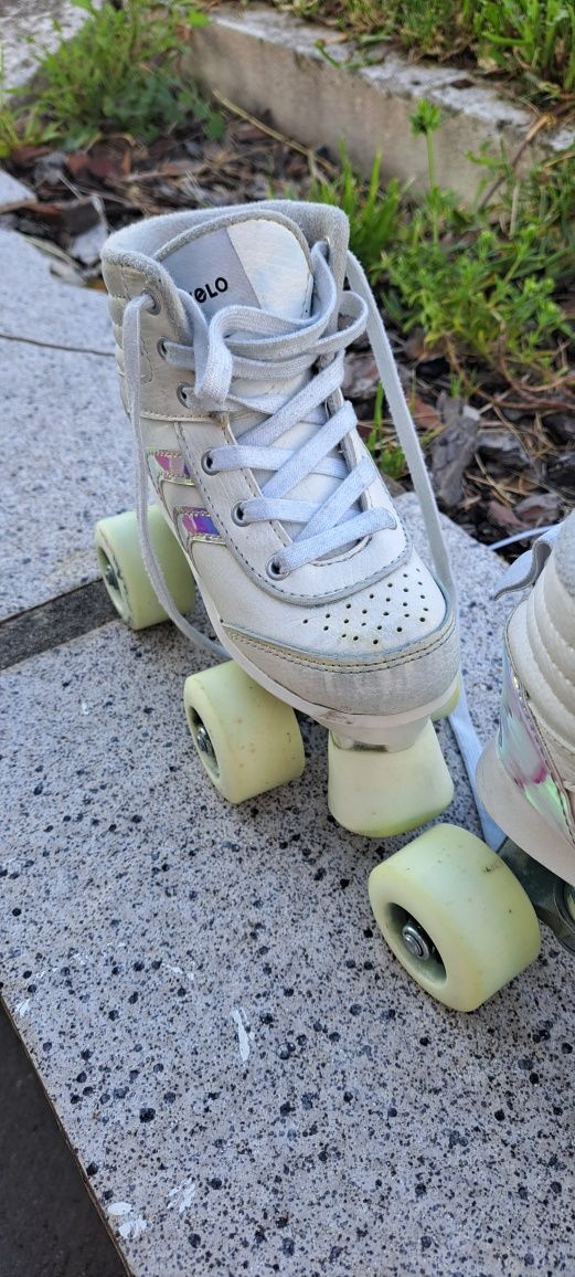 Patins em bom estado