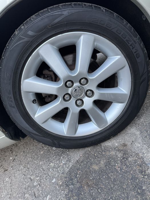 Toyota Avensis 2,0d механіка дизельний універсал в гарному стані