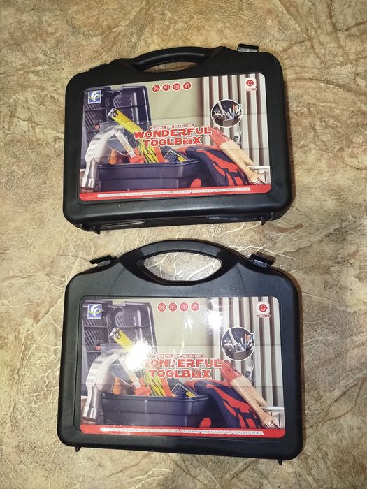 Набор инструментов в чемодане