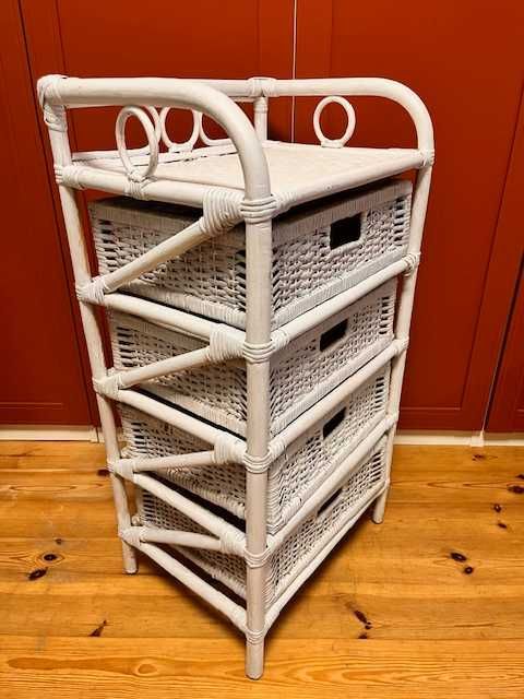 Stolik nocny z prawdziwego ratanu Jysk