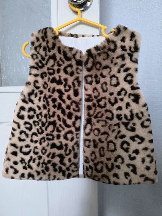 Дитяча леопардова безрукавка