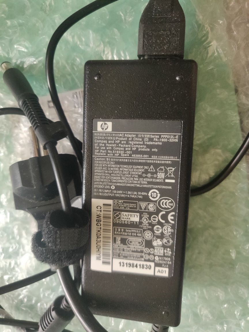 Продам зарядку для ноутбука HP подходит на dell, в отличном состоянии