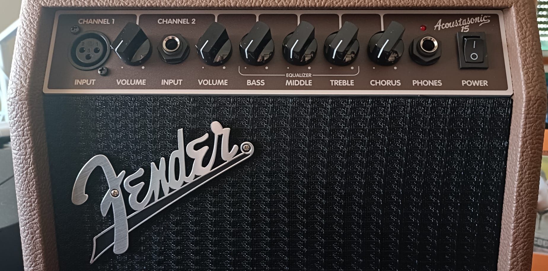 Fender Acoustasonic 15, amplificador de combinação de 15 W