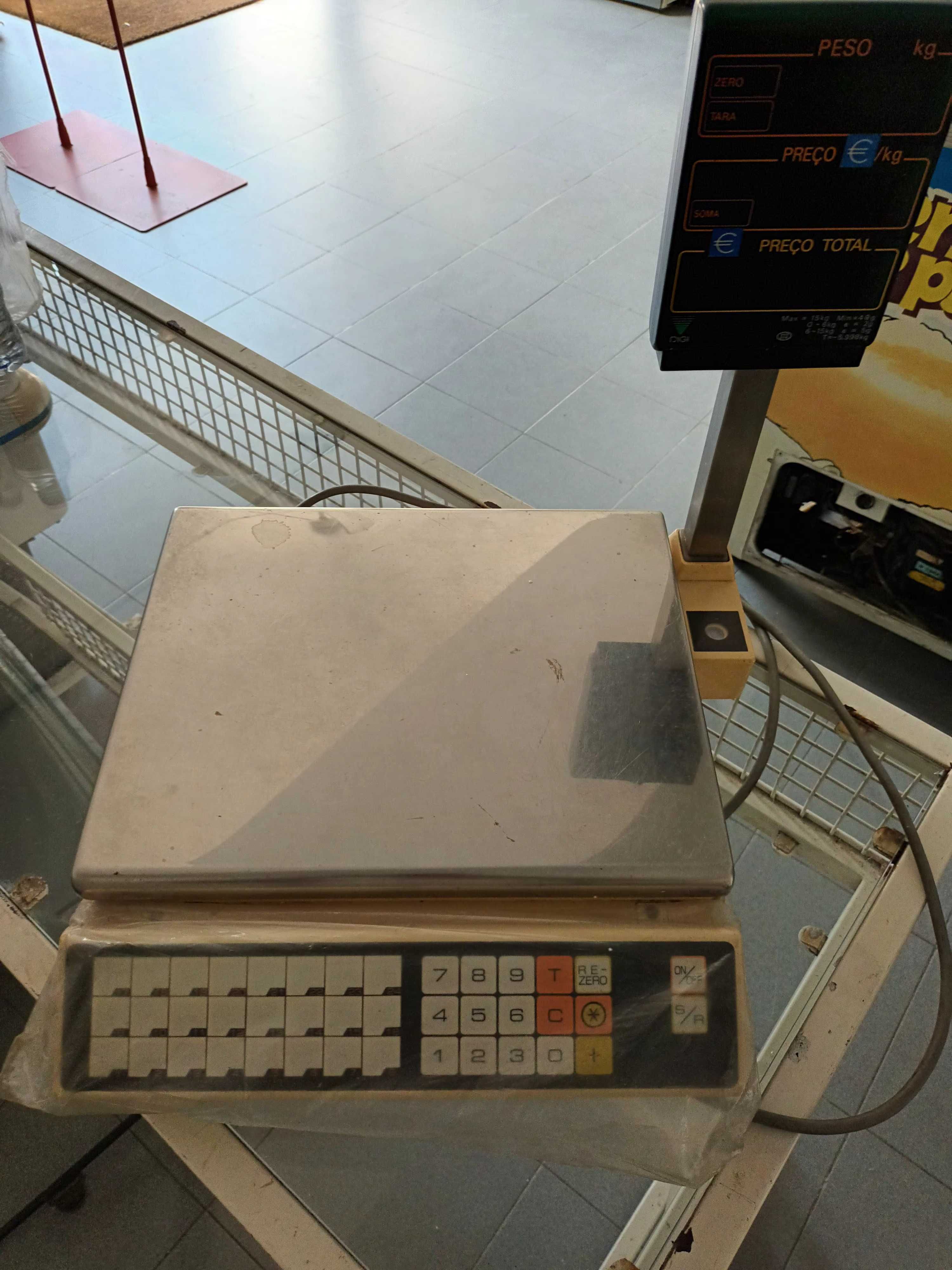 Vendo balança Digi
