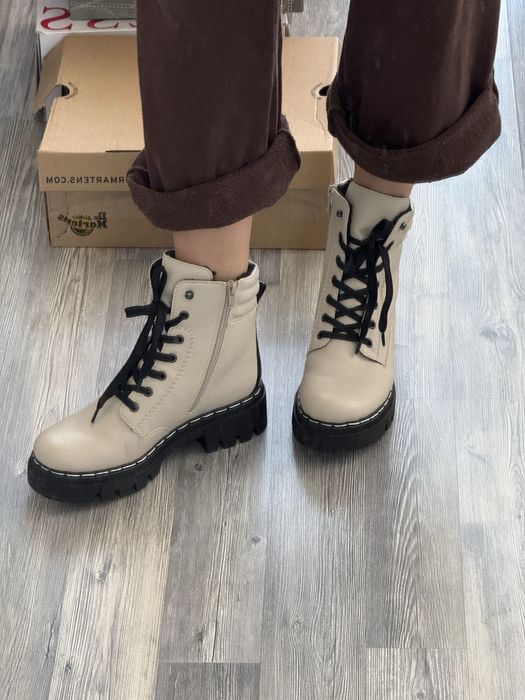 бежеві зимові черевики Rieker