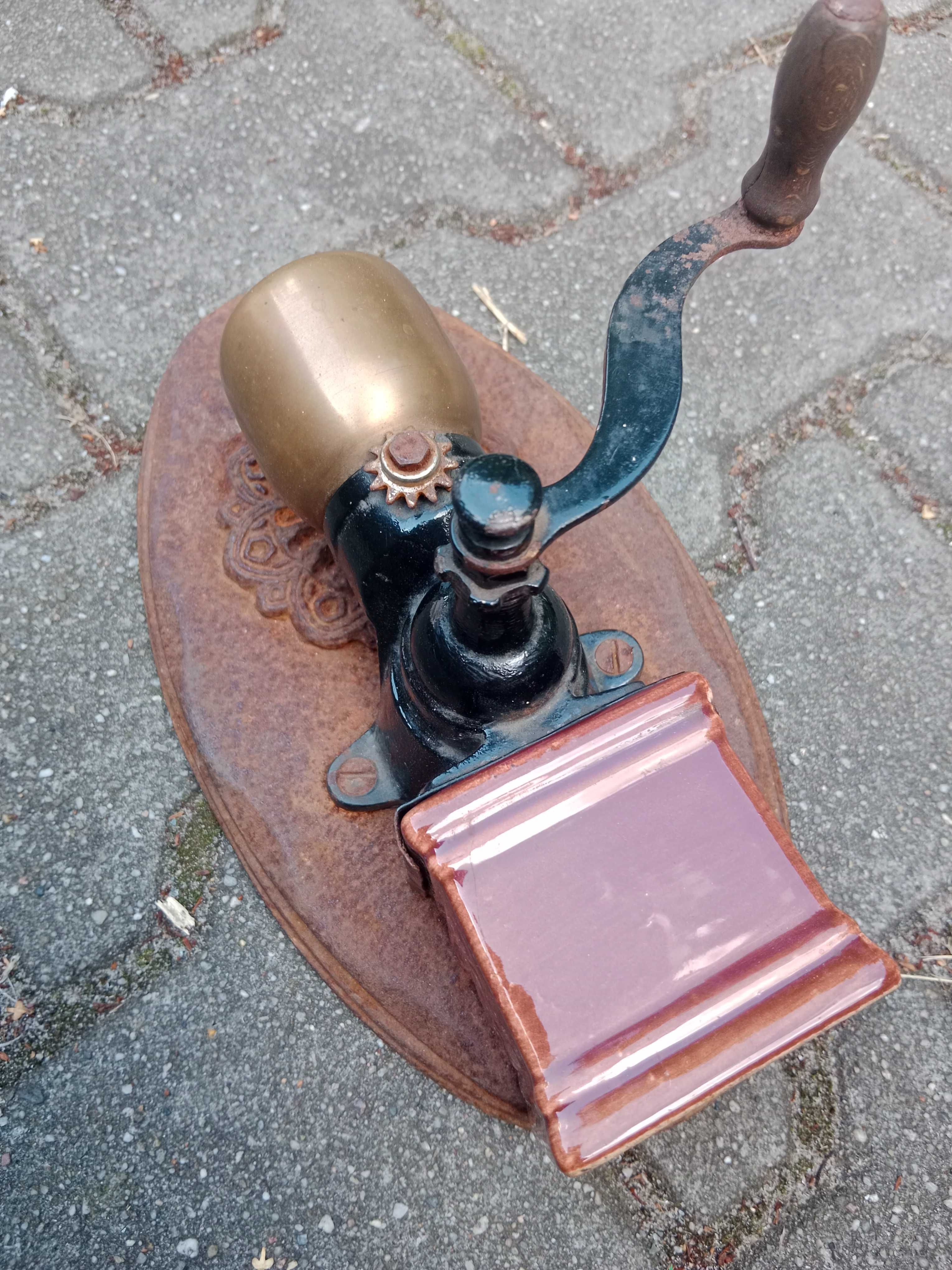 stary młynek, pojemnik ceramiczny